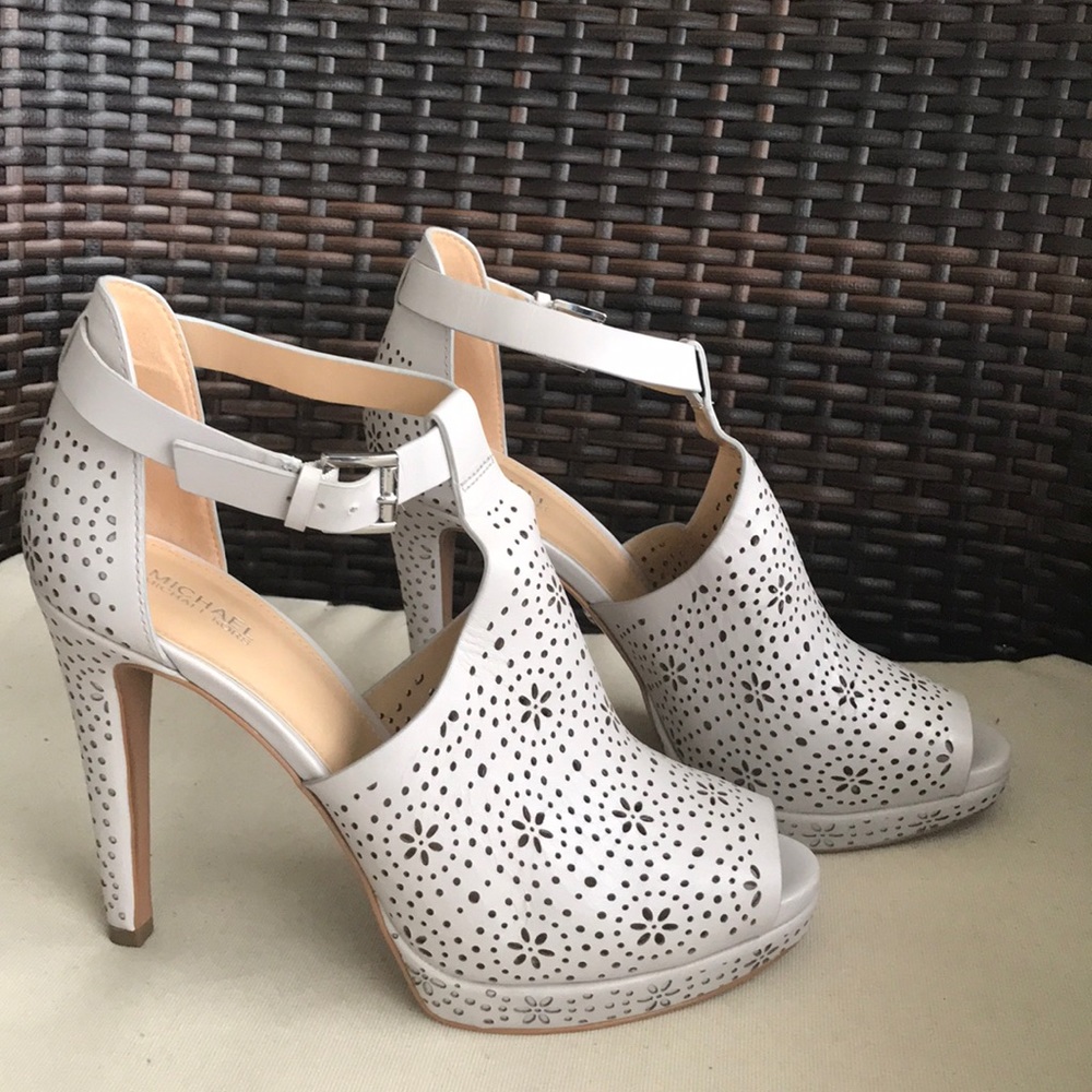 Michael Michael Kors PW17K Peep Toe Pumps - 9.5